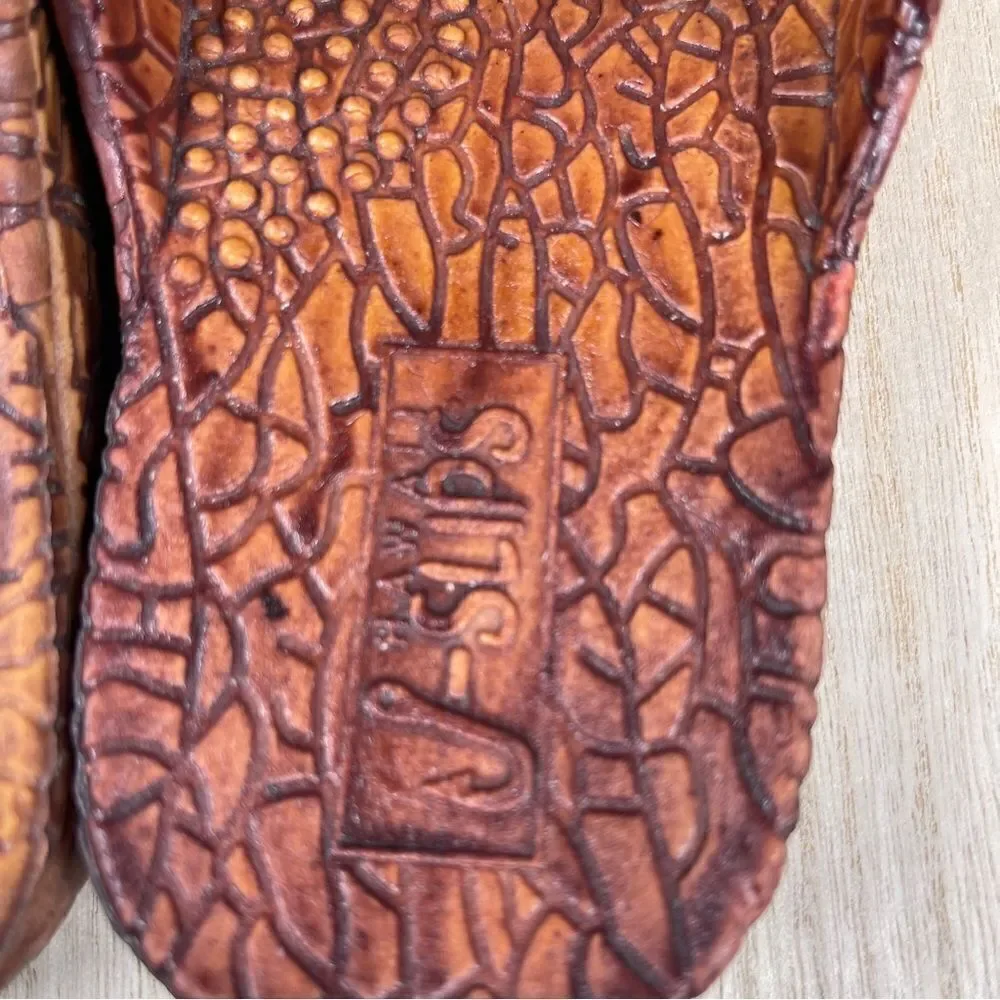 Hawaii J Slips Sandals Brown Tiki Textured Unisex Slip Ons Mens 6.5 Womens 8